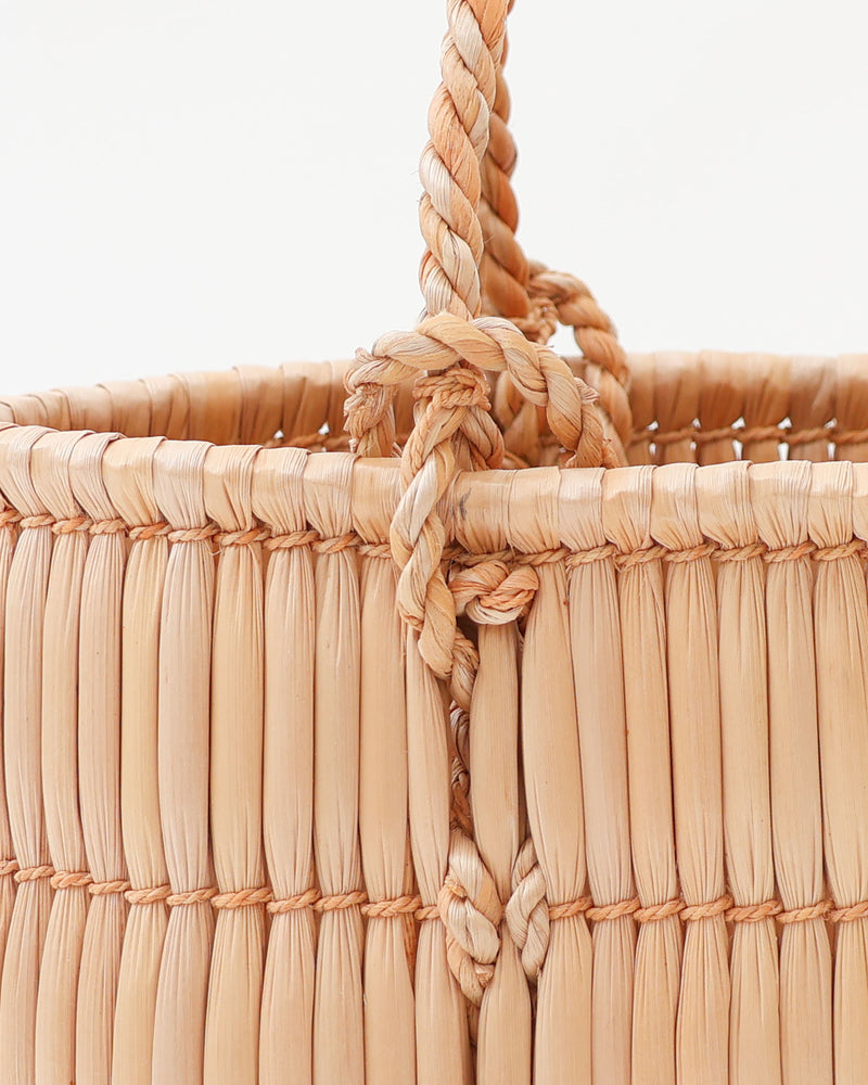 がま細工の手提げ